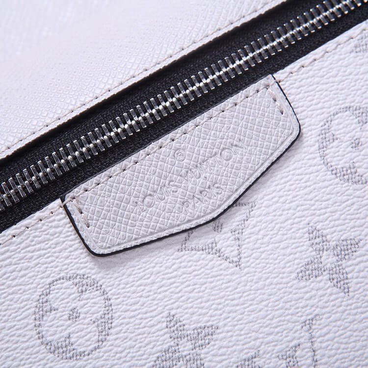 LV Outdoor Messenger - صورة LV Outdoor Messenger - صورة 5