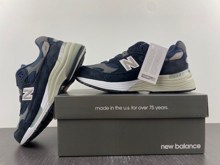 NEW BALANCE 992 NAVY GREY M992GG - صورة NEW BALANCE 992 NAVY GREY M992GG - صورة 5