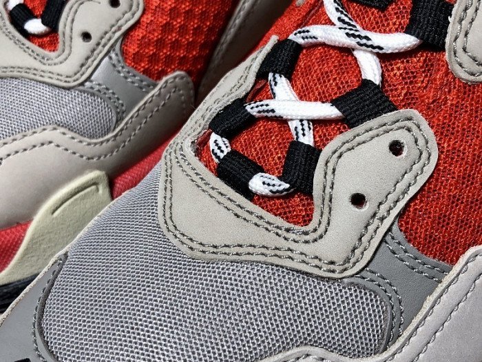 BLCG TRIPLE S TRAINER Grey Red 536737 W09OH 6151 - صورة BLCG TRIPLE S TRAINER Grey Red 536737 W09OH 6151 - صورة 3