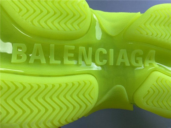 BLCG Sneaker Triple.s.Gomma Fluorescent green 541624 W2FF1 3720 - صورة BLCG Sneaker Triple.s.Gomma Fluorescent green 541624 W2FF1 3720 - صورة 2