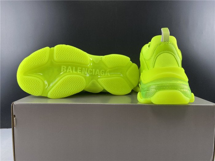BLCG Sneaker Triple.s.Gomma Fluorescent green 541624 W2FF1 3720 - صورة BLCG Sneaker Triple.s.Gomma Fluorescent green 541624 W2FF1 3720 - صورة 17