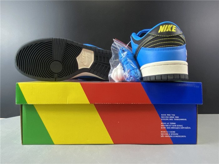 Instant Skateboard x Nike Dunk SB Low CZ5128-400 - Bild 12