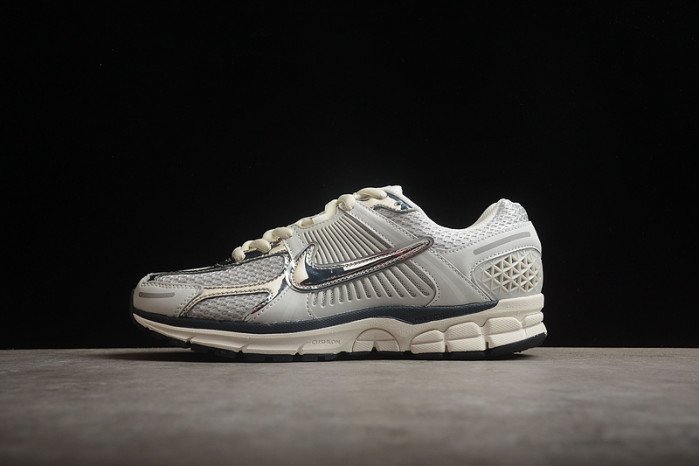 Nike Zoom Vomero 5 Photon Dust Metallic Silver (Women's) FD0884-025 - Image 3
