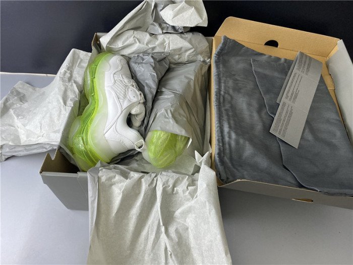 BLCG Sneaker Triple.s.Gomma Fluorescent White 544351 W09O1 0828 - صورة BLCG Sneaker Triple.s.Gomma Fluorescent White 544351 W09O1 0828 - صورة 10