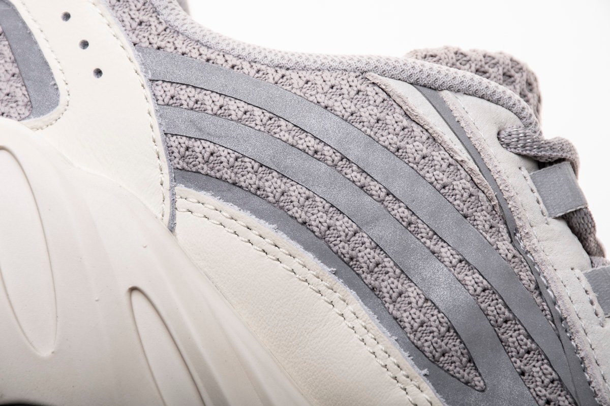 Adidas Yeezy Boost 700 V2 Static - изображение 15