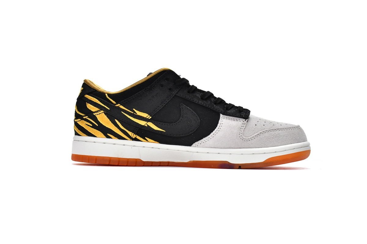 Nike Dunk Low Year of the Tiger (2022) - Bild 2
